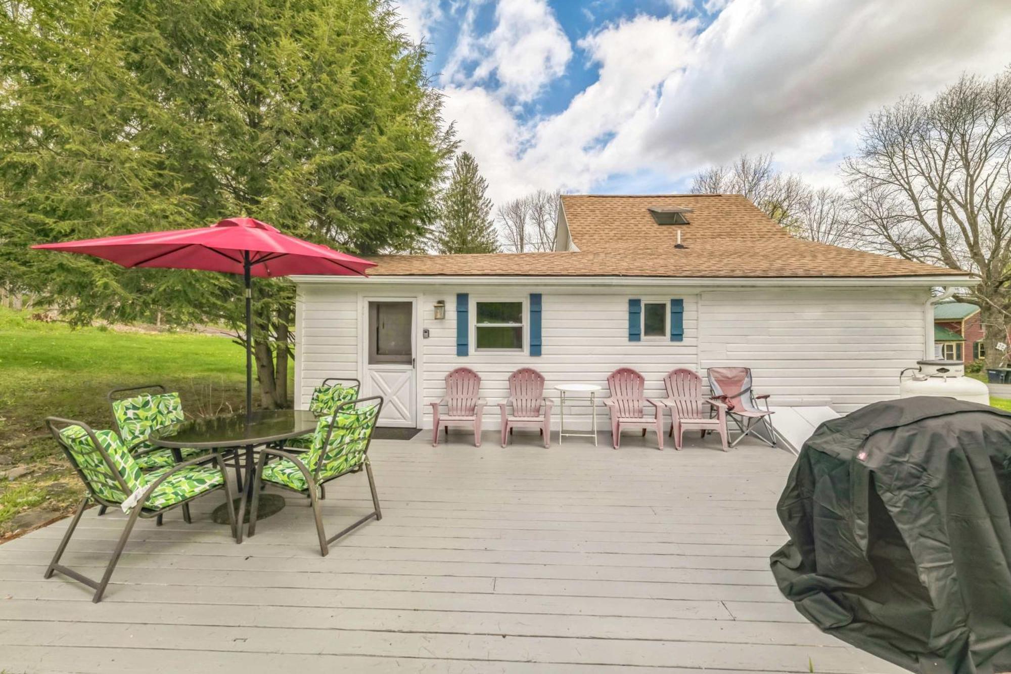 Cozy Milford Cottage On Half Acre W Deck & Grill Extérieur photo